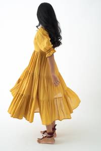 ชุดเดรสมิดิผ้าฝ้ายออร์แกนิกชุดเดรสแบบชั้นสีเหลืองมัสตาร์ดเสื้อคลุมสไตล์โบฮีเมียนพร้อมกระเป๋าทรงหลวมใส่สบายปรับขนาดได้ตามต้องการ - Product Image 4