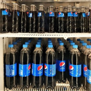 Boisson de cola classique Pepsi disponible en plusieurs formats d'emballage pour les ventes à volume élevé sur les marchés nationaux et internationaux - Product Image 2