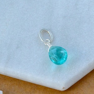 Pendentif en apatite transparente en forme de larme, pierre de naissance de mars, pierre précieuse transparente, plaqué argent, charme délicat fait à la main, bijoux - Product Image 4