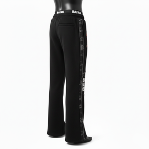 กางเกงขายาวทรงบานผ้าฟลีซโพลีเอสเตอร์พรีเมียม เนื้อผ้านุ่ม ยืดหยุ่น ลายพรางสีดำ ปักโลโก้ด้วยความร้อน ทรงพอดีตัวสำหรับผู้ชาย - Product Image 4