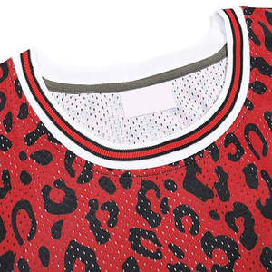 Camisetas de baloncesto de entrenamiento sin mangas de leopardo rojo de diseño personalizado, equipo deportivo de equipo de buena calidad que incluye opciones de talla grande - Product Image 3