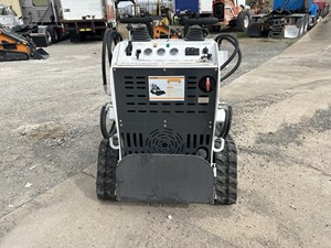 Minicargadora Compacta JQ Power JQ400R con Motor Cummins de Alta Eficiencia y Bomba de Motor con 4 Años de Garantía - Product Image 4