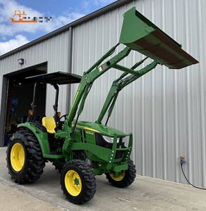 Tractor Compacto John Deere 3038E de 70HP con Tracción en las 4 Ruedas y Transmisión por Engranajes, Cargador Frontal Multifuncional y Retroexcavadora para Granja - Product Image 5
