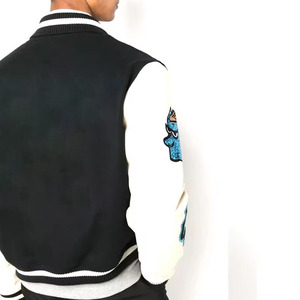 Veste de baseball pour homme, style rétro, en laine noire, manches en simili cuir, logo en chenille, streetwear, tendance 2025, tendance universitaire - Product Image 5