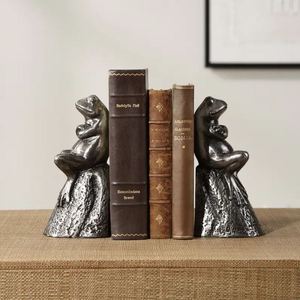 AK Brass Frog Shape Kim Loại Bookends Trong Màu Đen Hoàn Thành Bộ 2 Tại Giá Bán Buôn Cho Bảng Trang Trí Nội Thất Đồ Trang Trí - Product Image 1