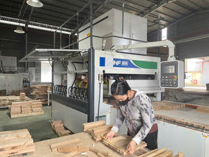 Main courante gauche moderne et minimaliste en bois de caoutchouc, style traditionnel, pièces d'escalier personnalisables pour toute escalier, marque EFS - Product Image 3