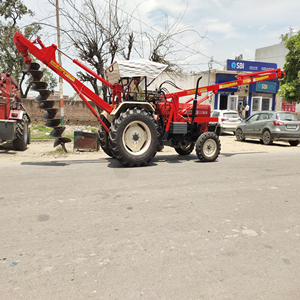 Vishwakarma Agro Hydraulique Poll Erection Machine avec Tracteur 50HP Puissance 1600kg Poids Poll Hole Digger - Product Image 1