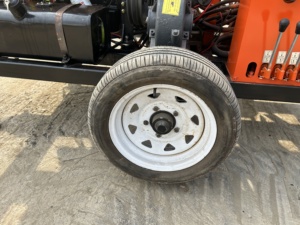 Giàn Khoan giếng nước quay động cơ diesel với đường kính khoan 325mm 200m độ sâu tối đa động cơ & hộp số bơm di động - Product Image 4