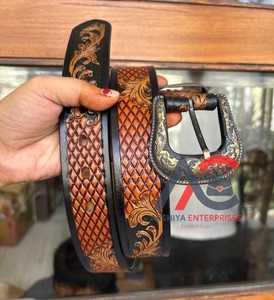 Nueva Llegada de Cinturones de Cuero de Alta Calidad Tallados a Mano Elegantes Cinturones de Color Marrón - Product Image 1