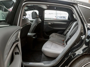 SUV Eléctrico de Lujo Usado 2024, Batería de Litio de Largo Alcance, Tracción Delantera, Automático, Portaequipajes Metálico, Volante a la Derecha, Asientos de Cuero, R18 - Product Image 3