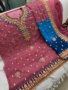 Robe Gota fraîchement conçue avec un fil vibrant et des détails de miroir Une addition de garde-robe ethnique exceptionnelle - Product Image 5