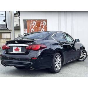 Nissan Fuga d'occasion, berline 4L essence, conduite à droite, automatique, intérieur noir, 2018, 95 000 km - Product Image 3