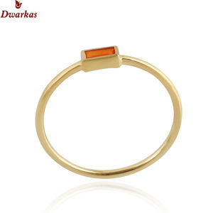 Anillo minimalista de piedras preciosas cornalina de Plata de Ley 925 con acabado mate chapado en oro de alta calidad, precio al por mayor - Product Image 1