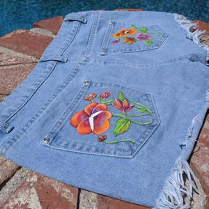 กางเกงยีนส์ขาสั้นทรงวินเทจ - Product Image 1