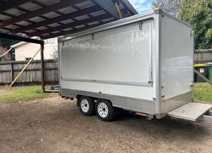 Livraison gratuite Remorque à pizza mobile au bois de 10 pieds Entièrement équipée Cuisine de pizzeria en plein air pour la vente de nourriture de rue et les entreprises de traiteur - Product Image 6