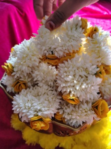 Haldi Mehndi Sangeet Chignon Gajra Poignet Bracelet Kalire Indien Pakistanais Faveurs De Mariage Demoiselle D'honneur Jasmine Floral Gajra - Product Image 4