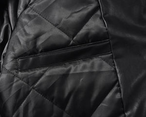 แจ็คเก็ตบอมเบอร์หนังผ้าใบมีฮู้ดสำหรับผู้ชายด้านหน้าบุด้านในนุ่มอบอุ่นในฤดูหนาวสไตล์หรูหราทนทานก่อสร้างราคาโรงงาน - Product Image 6