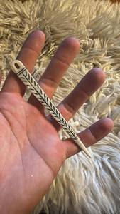 Aiguille d'os faite à la main pour le cuir, les perles, le textile, la broderie et les projets d'artisanat de bricolage - Product Image 3