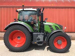 โมเดลรถแทรกเตอร์ Fendt 716 Vario พร้อมห้องโดยสารและ AC - Product Image 2