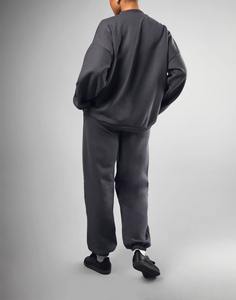 Ensemble de survêtement 2 pièces pour femme en coton 100% biologique, coupe décontractée, avec poche avant cousue, chaud, pour l'entraînement sportif, avec poignets côtelés, collection 2026 - Product Image 4