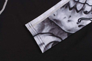 เสื้อแรชการ์ดผู้ชาย ดีไซน์ยอดเยี่ยม ราคาประหยัด ผลิตจากโพลีเอสเตอร์ 100% รับสั่งทำตามขนาดพิเศษ สวมใส่สบาย ระบายอากาศได้ดี เนื้อผ้านุ่ม - Product Image 2