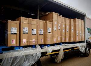 Tente de toit triangulaire légère à prix d'usine pour 4x4 tout-terrain, camping en plein air, tente de toit pour voiture, en vente en Europe - Product Image 2