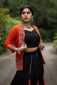 Elegancia étnica Rayón Algodón Con Espejo Kutchi trabajo Lehenga Choli Compras en línea a precio mayorista Fabricante de Surat - Product Image 3