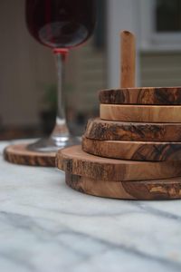 Posavasos de Madera de Diseño Antiguo Moderno con Calidad Premium para Arreglos de Mesa Elegantes para Bebidas y Café - Product Image 5