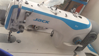 Machine à coudre industrielle à point droit à aiguille simple informatisée JACK A2S d'occasion