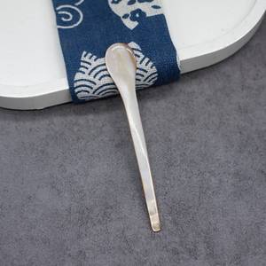 Élégance artisanale Cuillères à caviar en nacre personnalisables Dîner gastronomique Cadeaux sur mesure directement du fabricant - Product Image 2