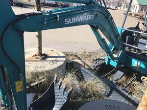 Excavadora de Orugas SWE40UB 2017, Motor Mini Laidong, Cilindro Hidráulico Eaton, Bomba de Motor, Alta Eficiencia, Controlada por PLC, 3 Años de Garantía - Product Image 6