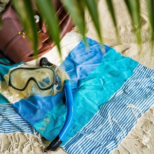 Toalla de Playa Turca 90x180 cm al por Mayor - Diseño Hawaiano a Rayas, 100% Algodón Turco, Proveedor OEM para Hoteles, Piscinas y Spas - Product Image 5