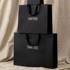 Sacs en papier artisanal imprimés haut de gamme, écologiques, motif floral, design de sac à main, sacs cadeaux pour vêtements, fournisseur en gros - Product Image 1