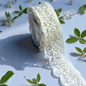 ผ้าลูกไม้ลายดอกไม้สีขาวแบบสั่งทำพิเศษ เป็นมิตรกับสิ่งแวดล้อม ปักลายอย่างประณีต ผ้าฝ้าย 100% สไตล์วินเทจ สำหรับงานตัดเย็บเสื้อผ้าแฟชั่น ชุดเจ้าสาว และงานฝีมือ - Product Image 2