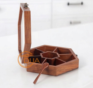 Caja de madera hexagonal hecha a mano Masala con 7 particiones y tapa transparente que incluye cuchara de madera pequeña para almacenamiento de hierbas y especias - Product Image 4