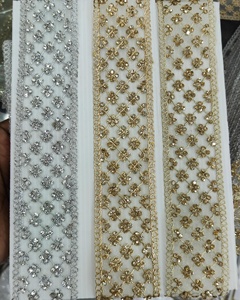 Rubans et dentelles brodés à la machine sur mesure avec motifs floraux et quatre couleurs pour robes de mariée de grande largeur - Product Image 2