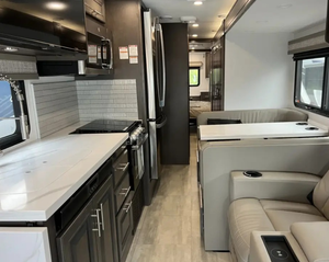 Modèle moderne – NOUVEAU – 2025 – Coachmen Pursuit Class Motorhome disponible - Product Image 2