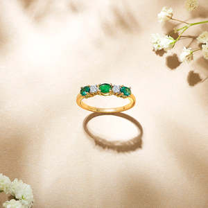 18k Yellow Gold Statement Ring for Women with <b>Cushion</b> and <b>Emerald</b> Cut Diamonds - Product Image 1