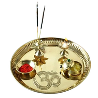 Ensemble de Puja Thali en laiton, objet spirituel religieux, maison, Temple en laiton Bengalen Pooja thali assiette Diya conçu cadeau Diwali