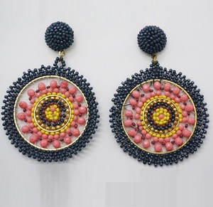 Pendientes de Aro de Moda con Cuentas de Vidrio Redondas, Diseños Nuevos en Colores de Tendencia 2025, Pendientes Hechos a Mano para Mujeres y Niñas de la India - Product Image 1