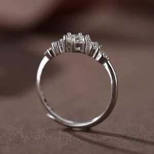 แหวนหมั้นหินสามชิ้นสีทอง10K/14K/18K สง่างามพร้อมเพชรจำลองแหวนครบรอบขายส่งมีจำหน่าย - Product Image 4