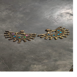 Colgantes de metal hechos a medida con trabajos en piedra ideales para ser usados por diseñadores de joyas y tiendas de cuentas para su reventa en acabado antiguo. - Product Image 5