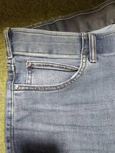 กางเกงยีนส์ผู้ชายคุณภาพพรีเมียมรุ่นล่าสุด ทรงตรง ระบายอากาศได้ดี ผ้าทอเนื้อนุ่ม ยืดหยุ่นได้ ซักน้ำได้ ผลิตจากผ้าฝ้าย 100% ตัดเย็บตามสั่งจากบังกลาเทศ - Product Image 5