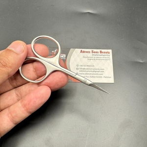 Tijera para cutículas de manicura de acero inoxidable con acabado satinado Extra fino profesional, Punta curva precisa afilada para belleza de uñas rusas - Product Image 1