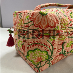 Peach Meadow Trousse de Maquillage de Voyage Écologique Matelassée à Fermeture Éclair, Imprimée au Bloc Personnalisée, Réutilisable et Polyvalente - Product Image 3