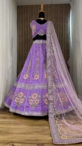 Dernier créateur Séquence de fil de soie lourde Travail Lehenga Choli par Fab Zone Vêtements indiens et pakistanais - Product Image 4