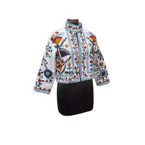 Chaqueta Suzani de Algodón para Mujer con Bordado Floral Suzani, Chaqueta Corta con Idea de Regalo - Product Image 5
