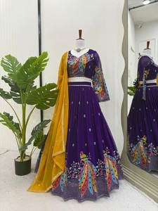 Juego de Lehenga Choli de imitación elegante de color púrpura con Bordado de hilo y lentejuelas y una Dupatta amarilla para fiestas de bodas - Product Image 3