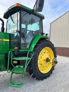 Asequible 4X4 Johnn-Deere 6130R Modelo de tractor para la venta/130 Tractor multifuncional con aire acondicionado y cabina a precios baratos - Product Image 6