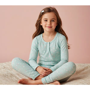 Conjunto de Pijama de Algodón Suave para Niñas, Ropa de Dormir Transpirable para Niños, Ajuste Cómodo, Estampados Lindos y Ropa para Dormir - Product Image 1